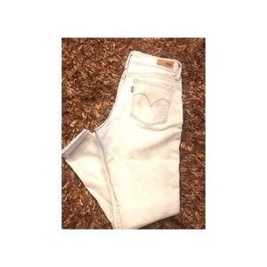 Juniors CURVY Levi’s-